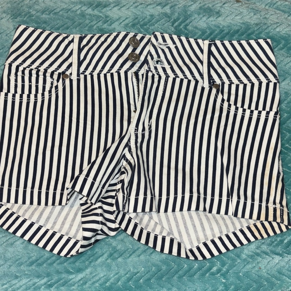 Navy/ white shorts